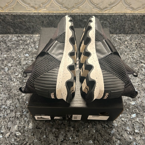 NWT Sorel Black $ White Sea Salt Women’s Size 6 Mesh Slip-On Shoes - Picture 6 of 11